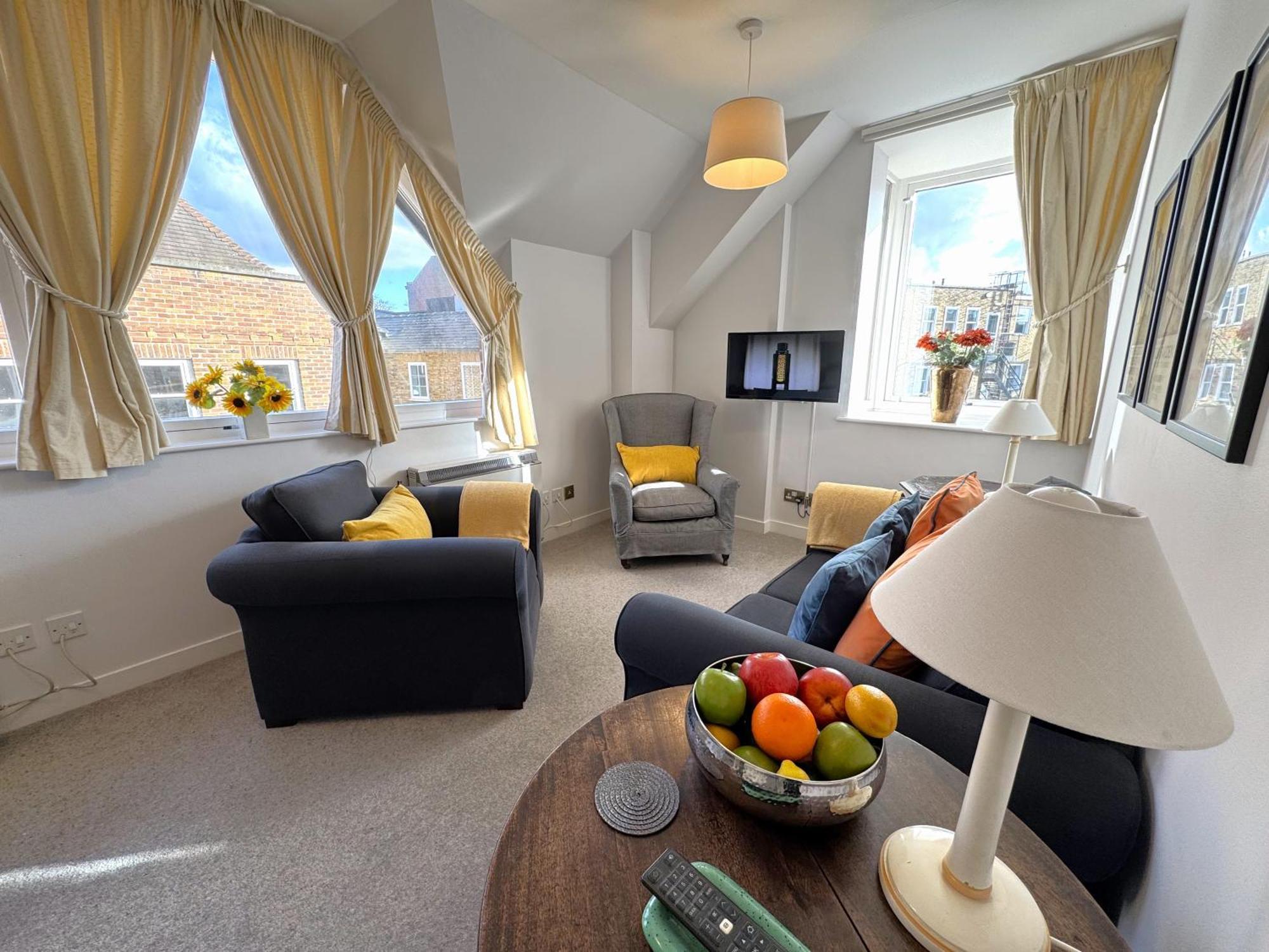 The Courtyard 2 Bedroom Apartments In Central Windsor With Parking Exterior foto