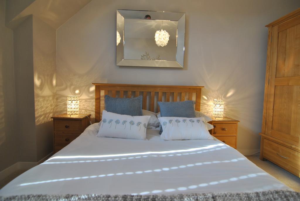 The Courtyard 2 Bedroom Apartments In Central Windsor With Parking Exterior foto