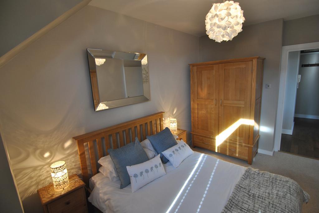 The Courtyard 2 Bedroom Apartments In Central Windsor With Parking Exterior foto